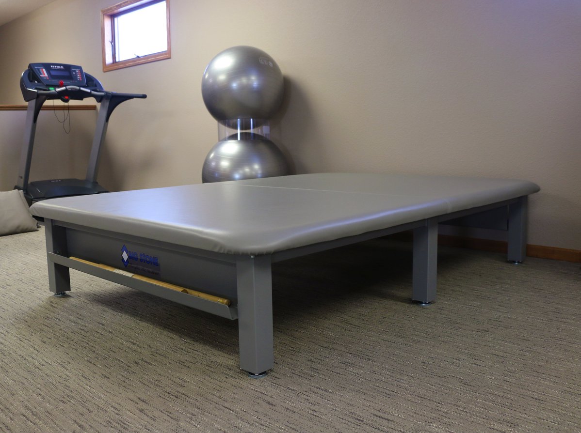 Aluma Elite Mat Table